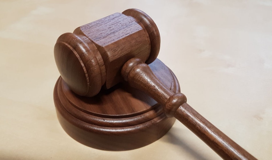 Square head walnut gavel set